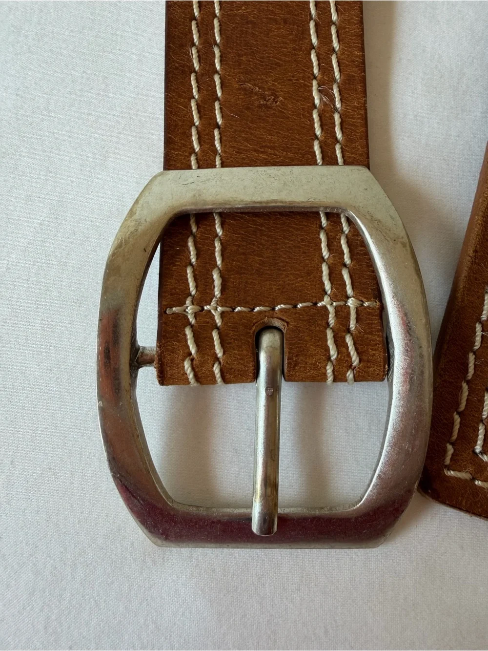 Brown Genuine Leather Belt w/ White Stitching Women’s Size Medium
